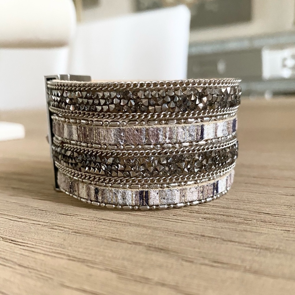 Express Silver Gunmetal Rhinestone Crystal Wide Cuff Bracelet Turn-Lock Y2K Glam